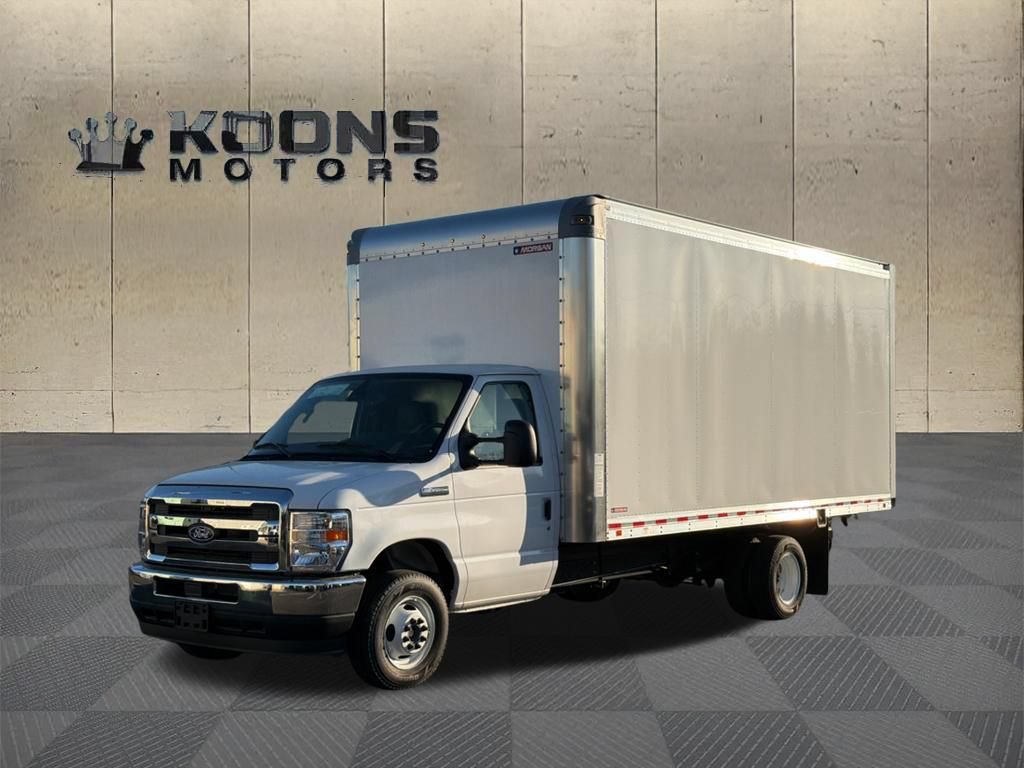 New 2026 Ford E-450 and Econoline 450 Super Duty w/ Driver's Safety Package RWD video 1