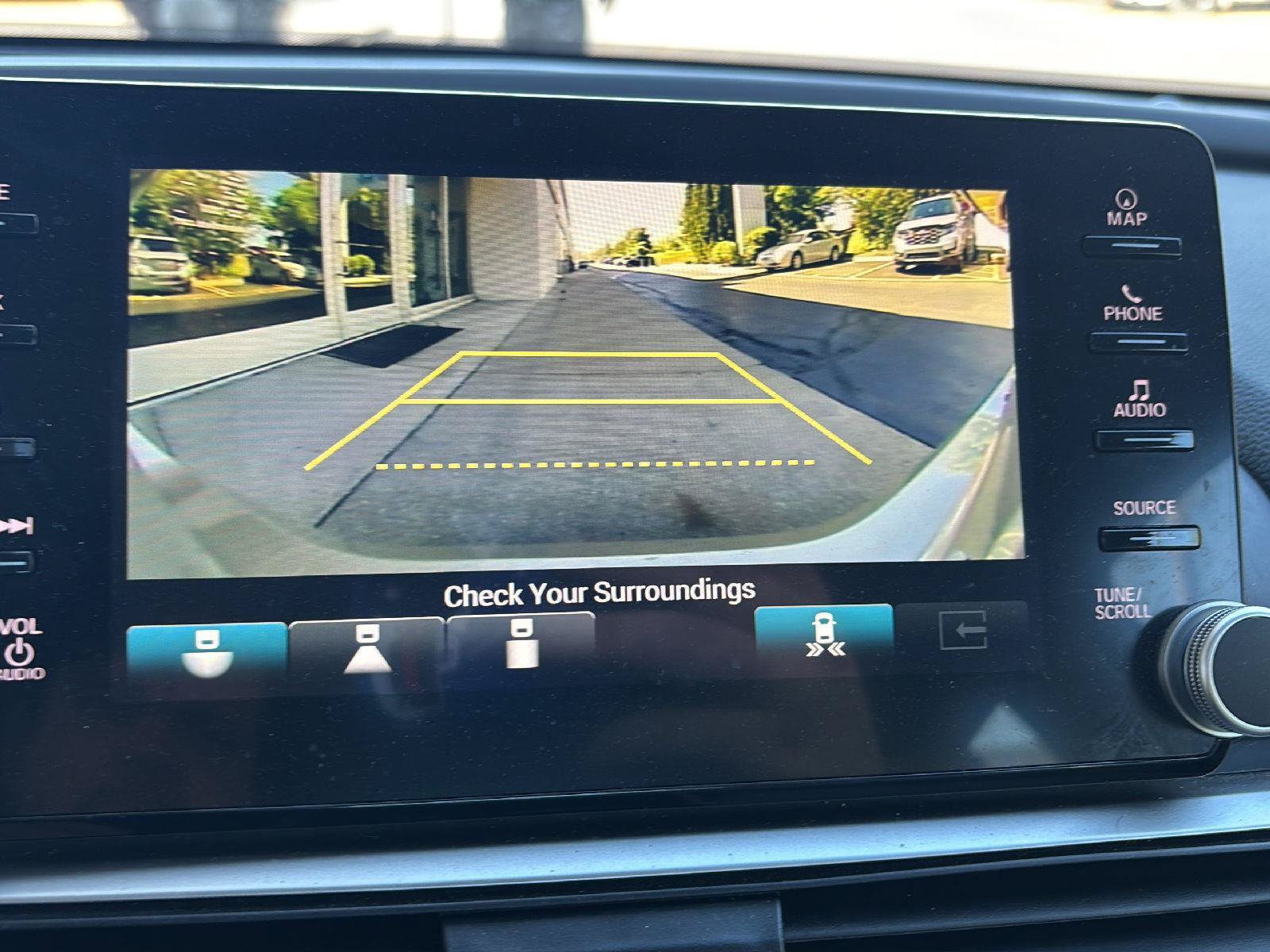 Used 2020 Honda Accord Touring image 14