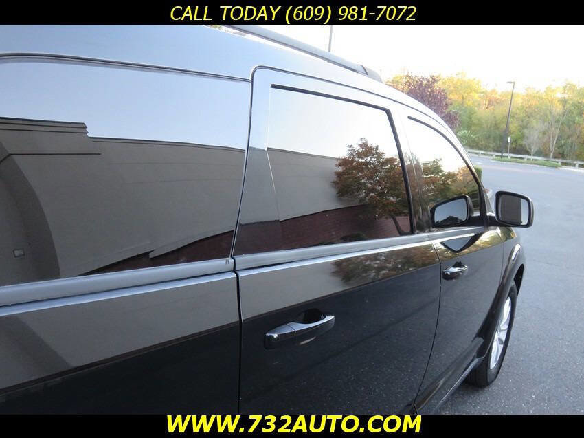 Used 2015 Dodge Journey SXT w/ Flexible Seating Group image 18