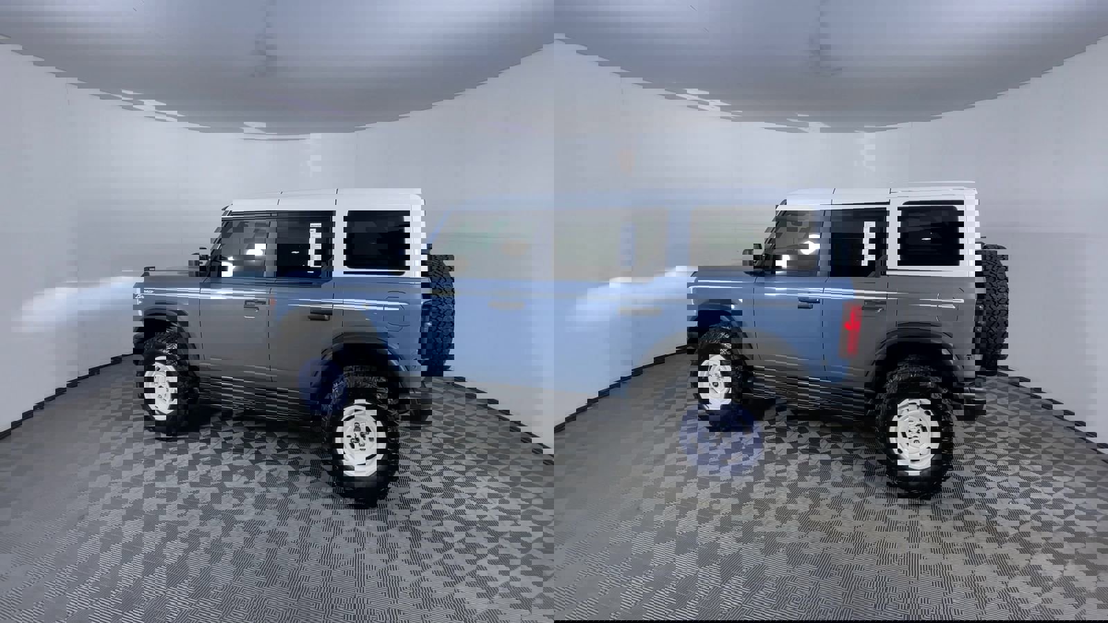 Used 2025 Ford Bronco Heritage Edition image 6