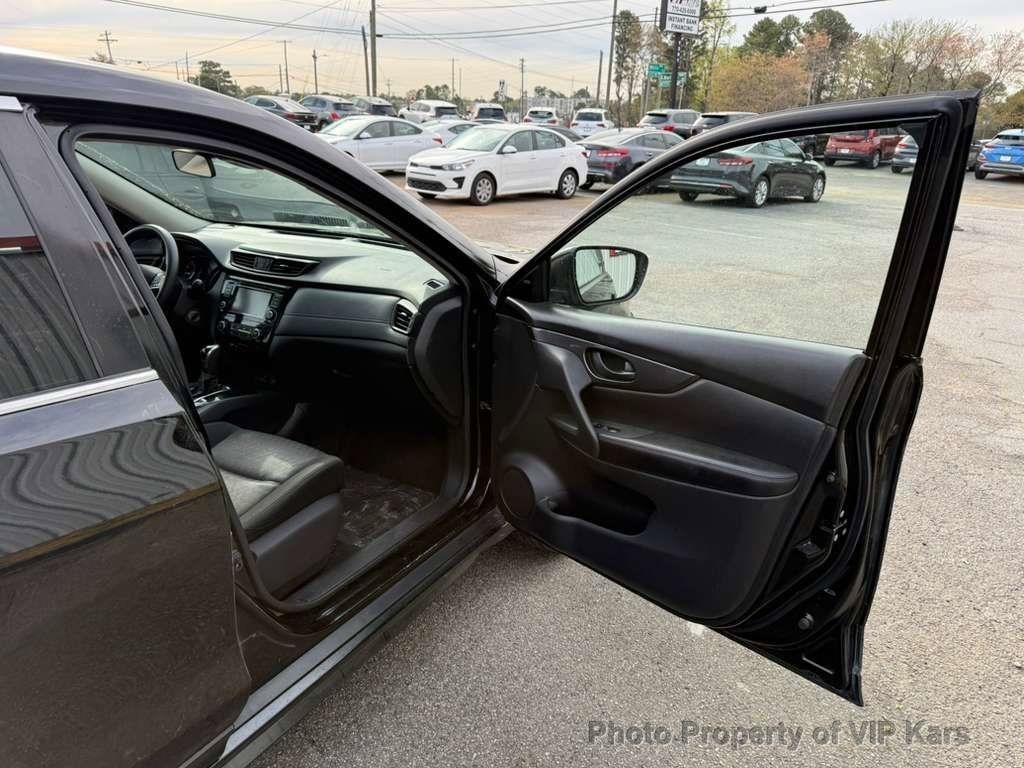Used 2020 Nissan Rogue S FWD image 12