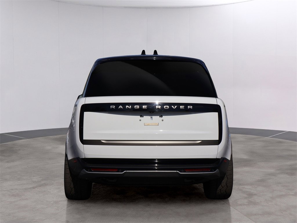 Used 2024 Land Rover Range Rover SE image 11