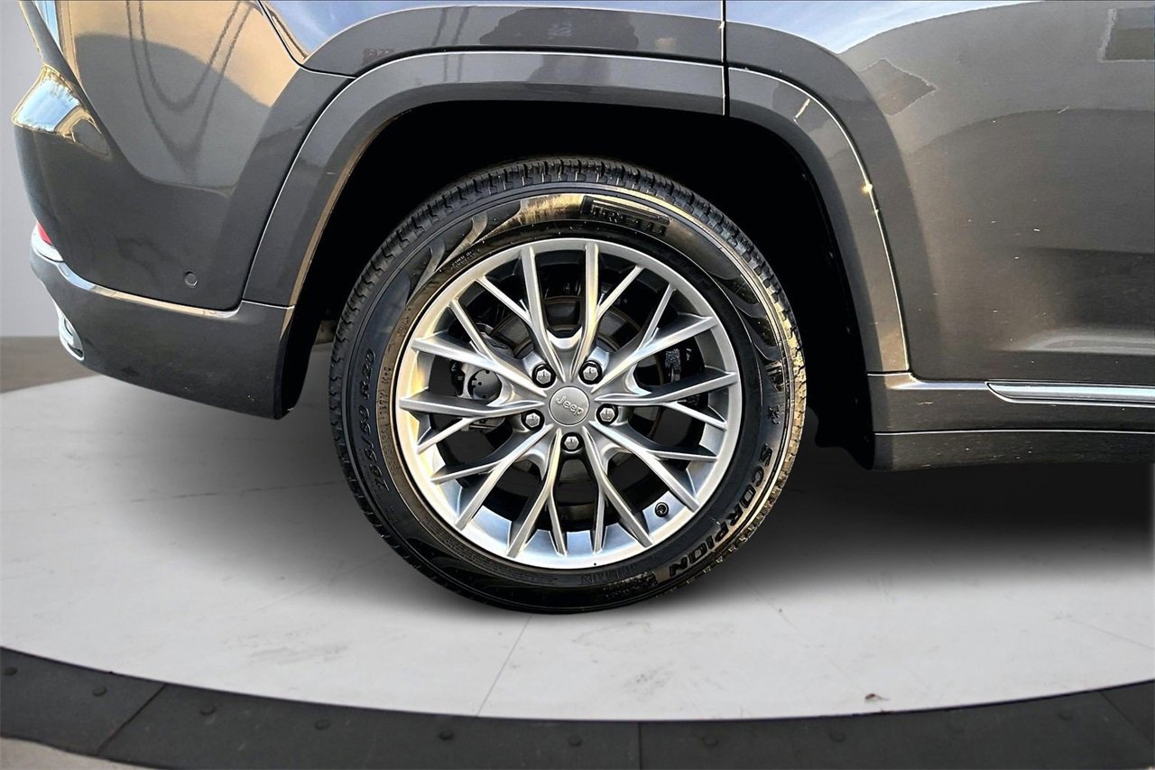 Certified 2025 Jeep Grand Cherokee Summit image 36