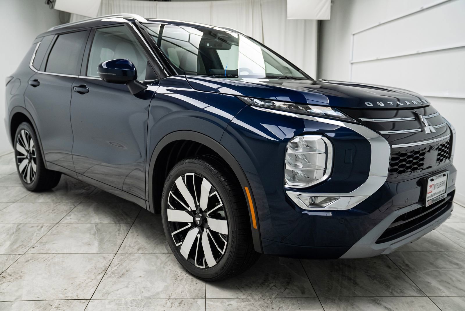 New 2026 Mitsubishi Outlander SE image 1