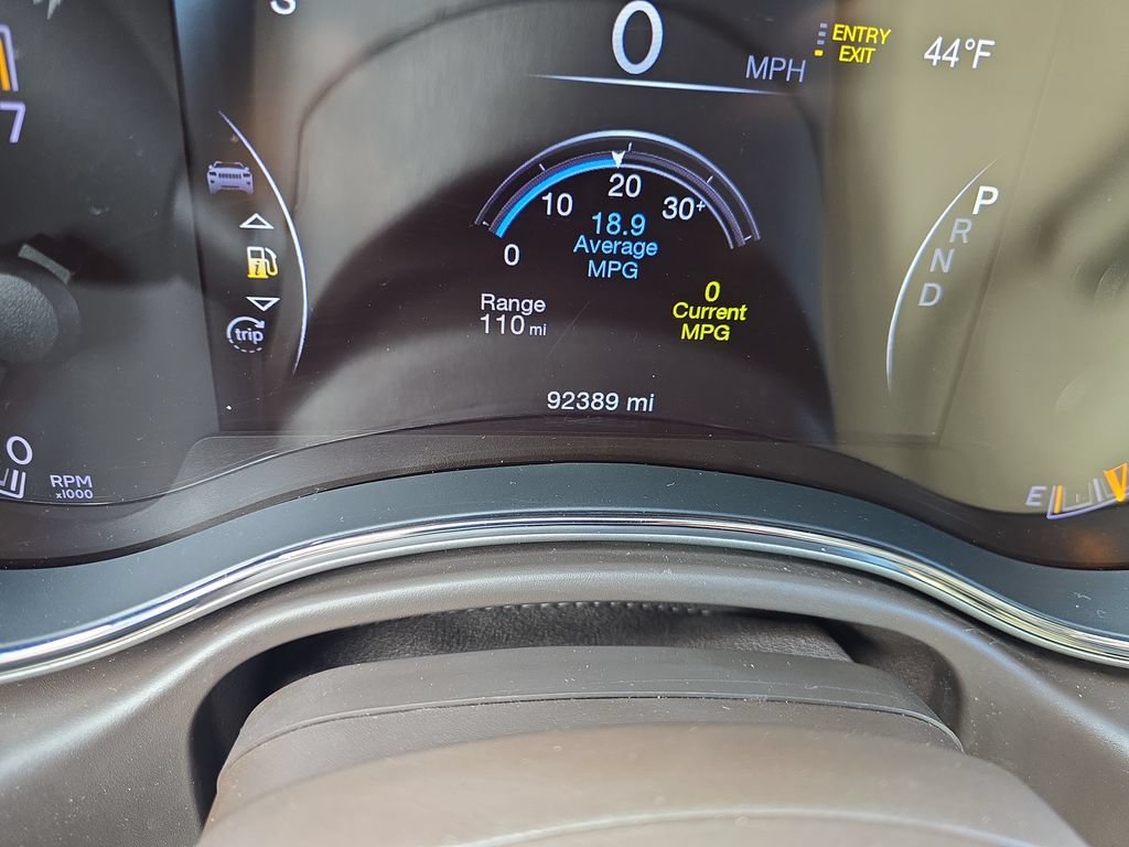 Used 2019 Jeep Grand Cherokee Overland AWD/4WD image 18