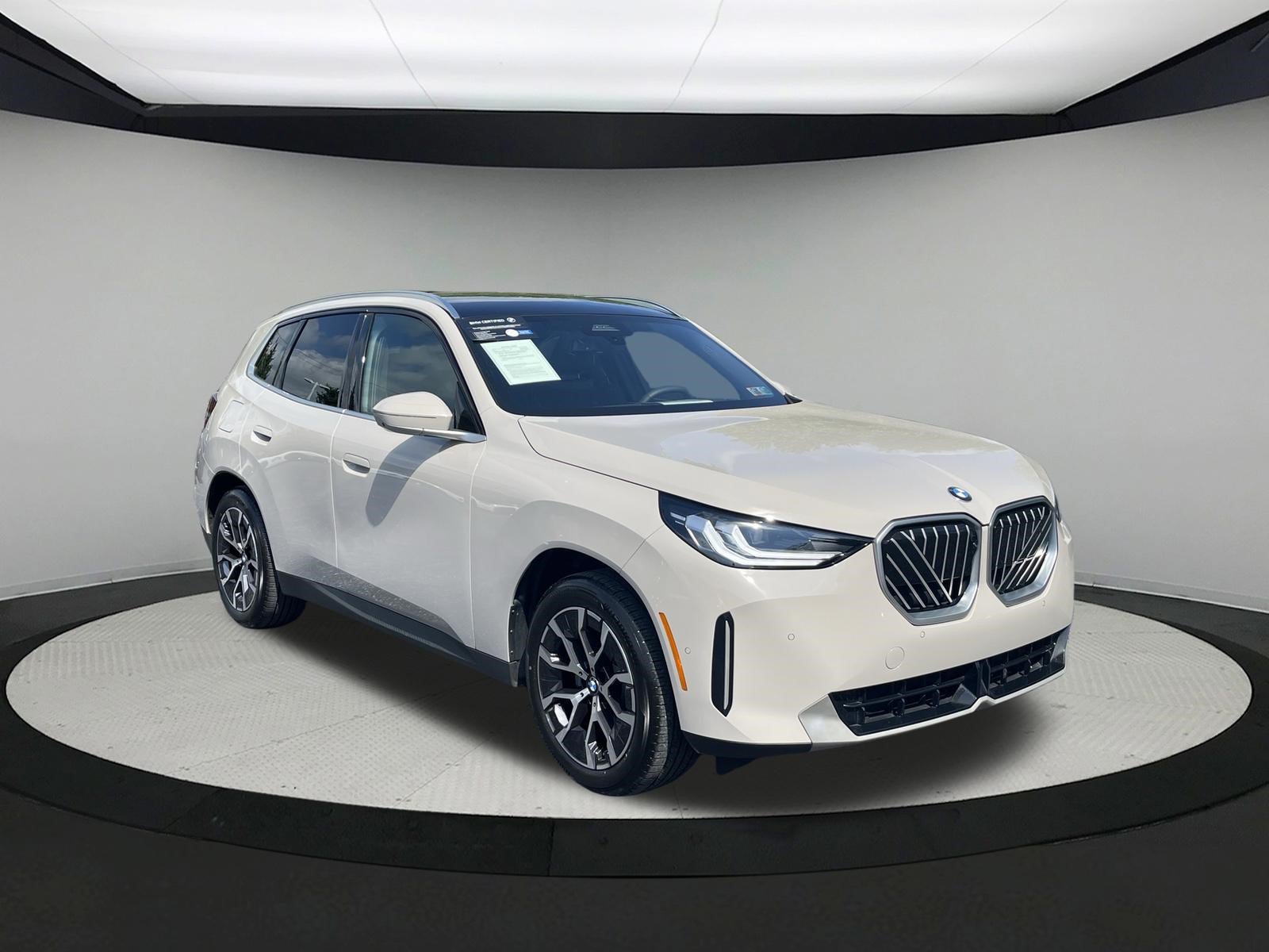 Certified 2025 BMW X3 xDrive30i w/ Premium Package AWD/4WD image 3