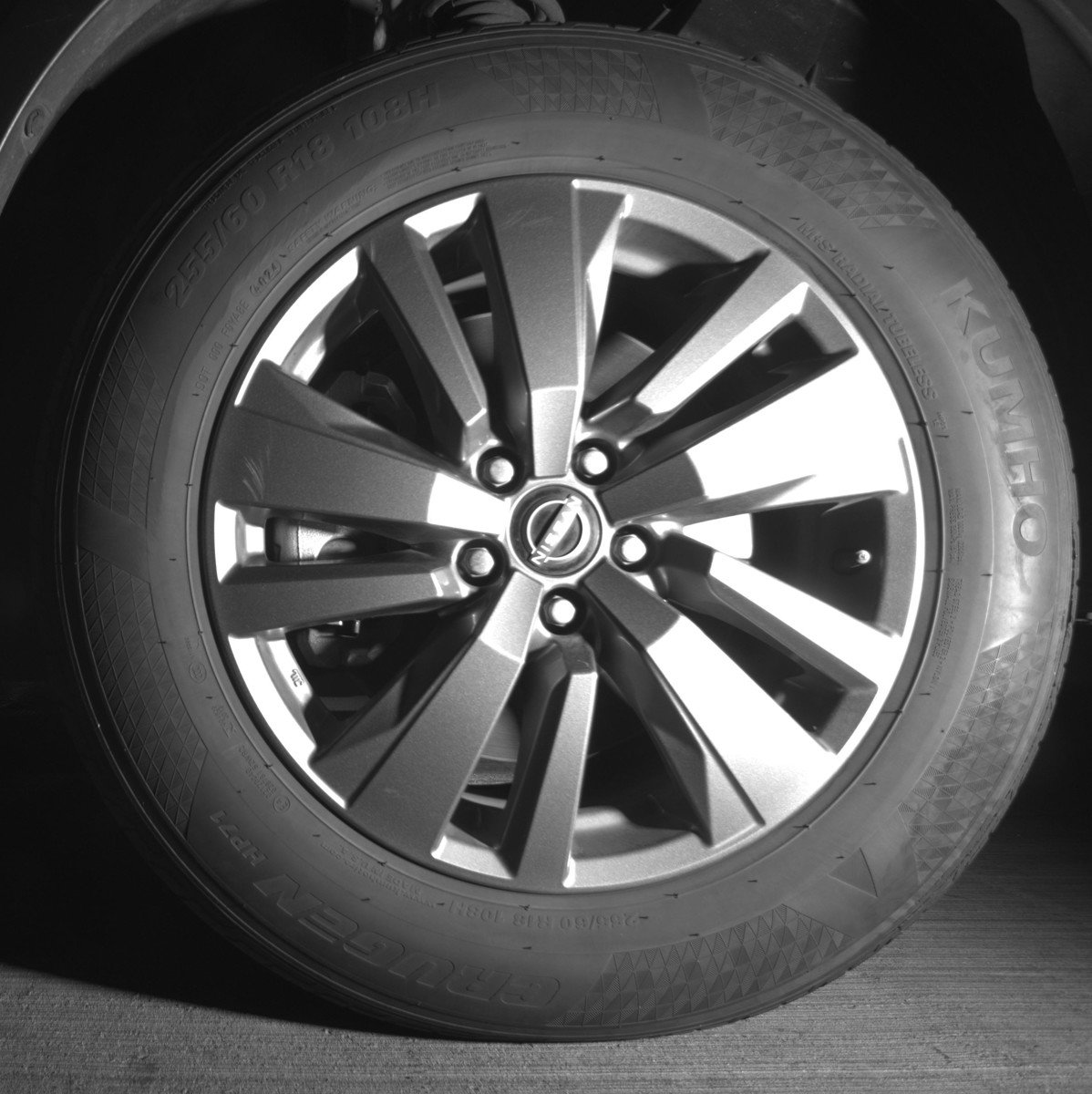 Used 2025 Nissan Pathfinder SV image 12