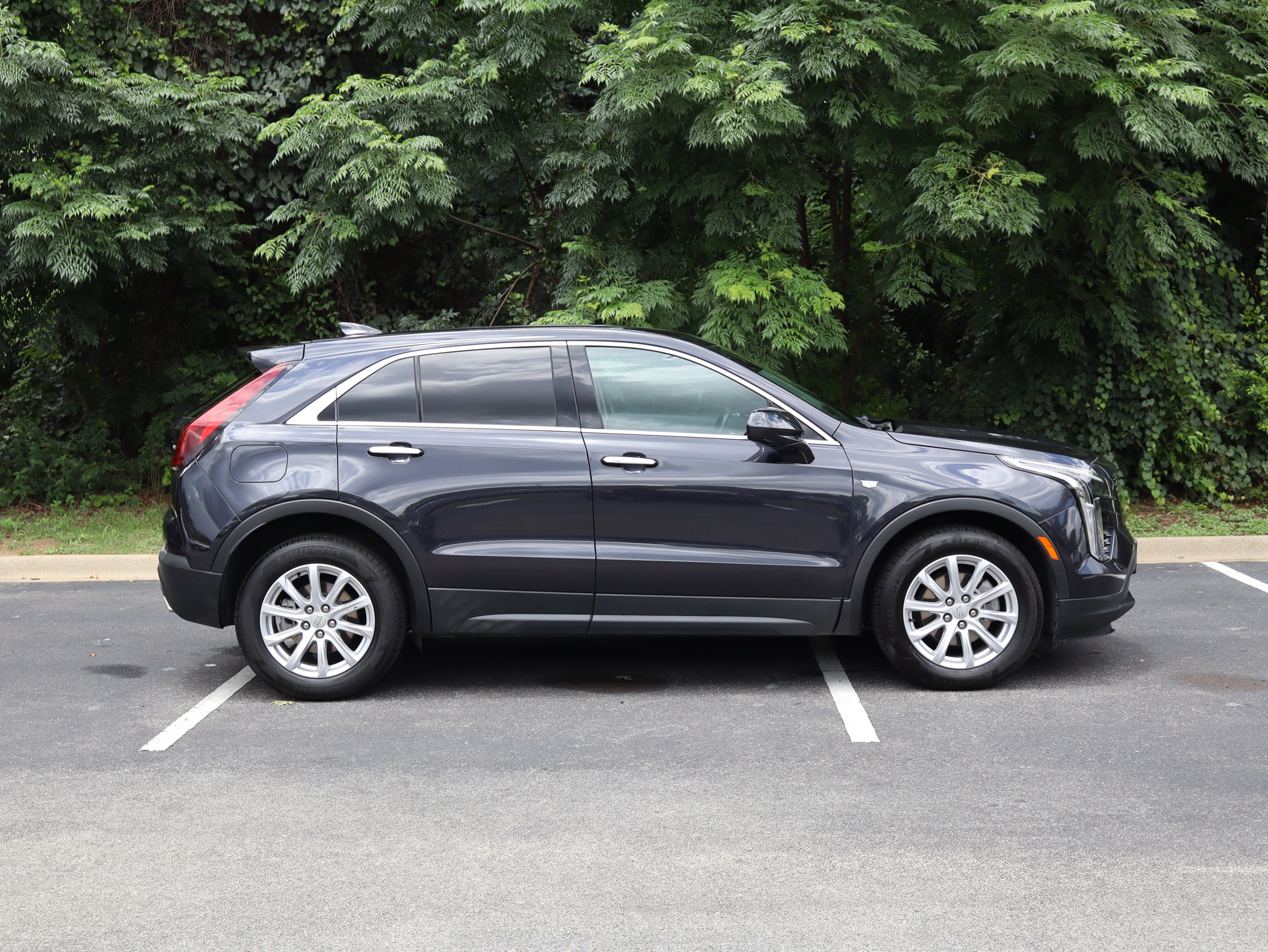 Used 2023 Cadillac XT4 Luxury w/ Cold Weather Package AWD/4WD image 8