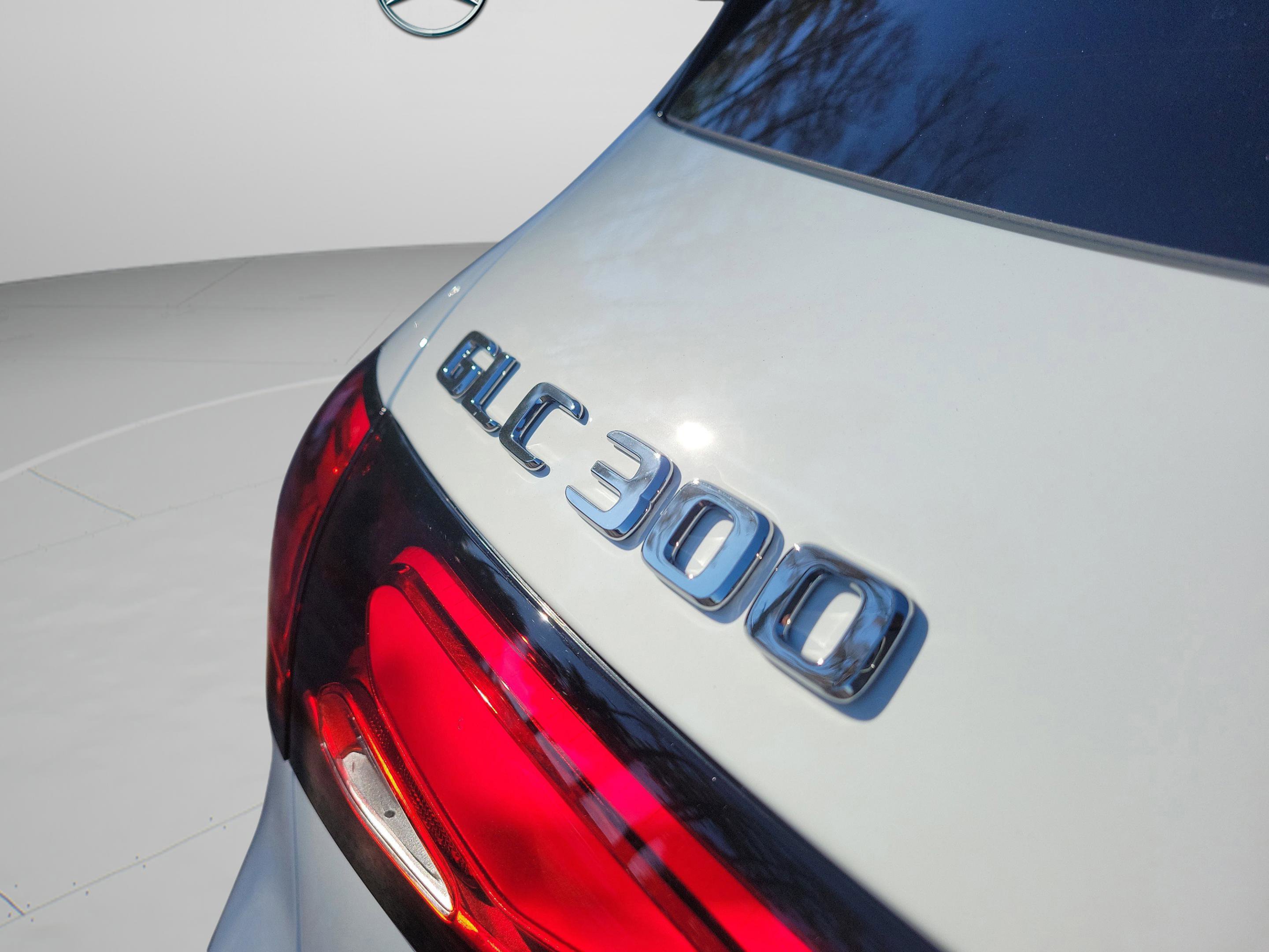 Certified 2026 Mercedes-Benz GLC 300 image 7