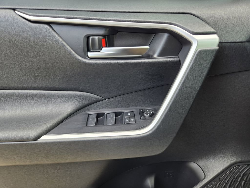 Used 2024 Toyota RAV4 XLE w/ Convenience Package image 14