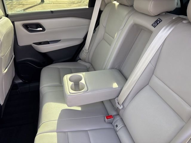 Used 2023 Nissan Rogue SL w/ SL Premium Package image 31