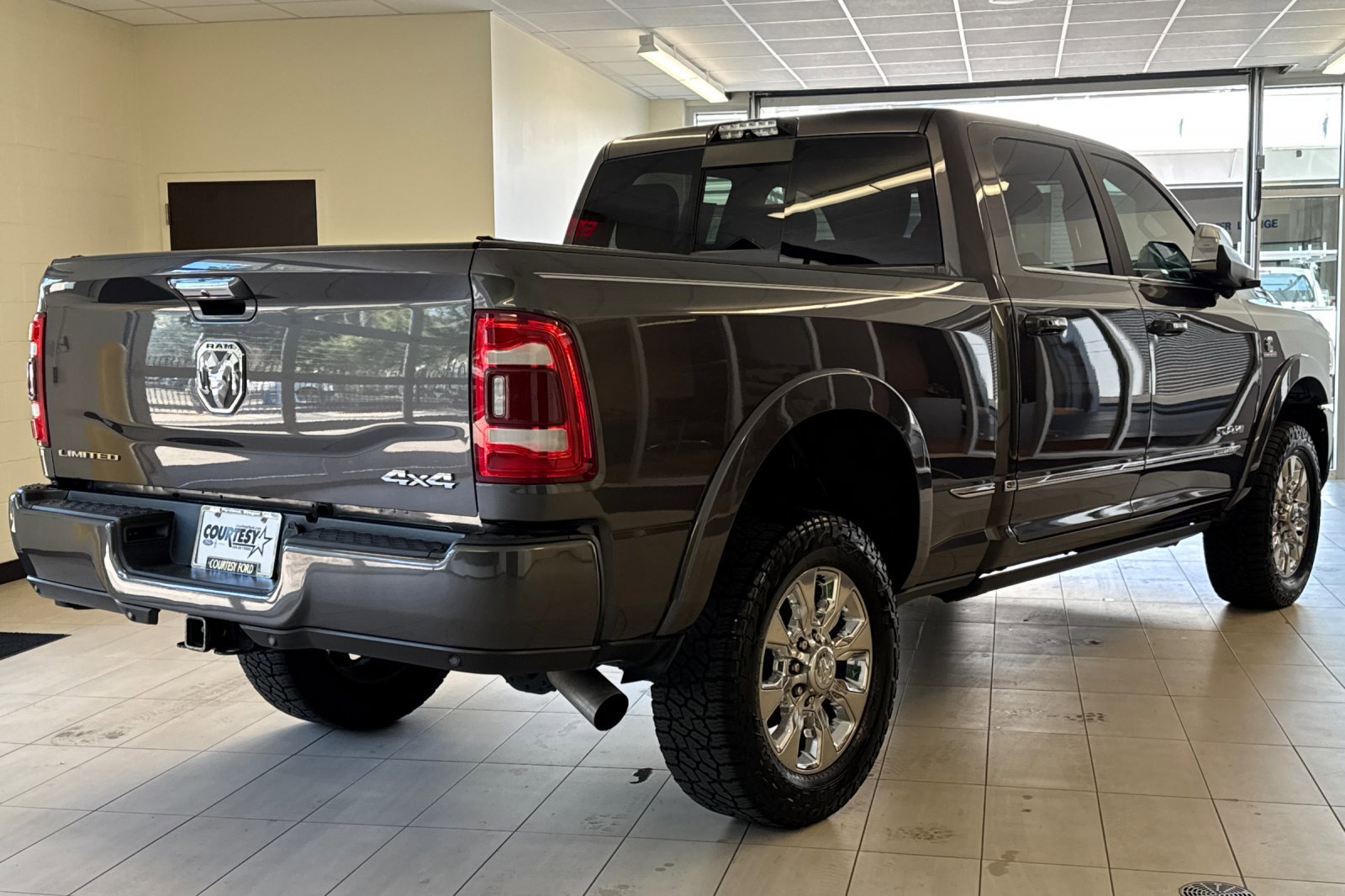 Used 2019 RAM 2500 Limited image 4