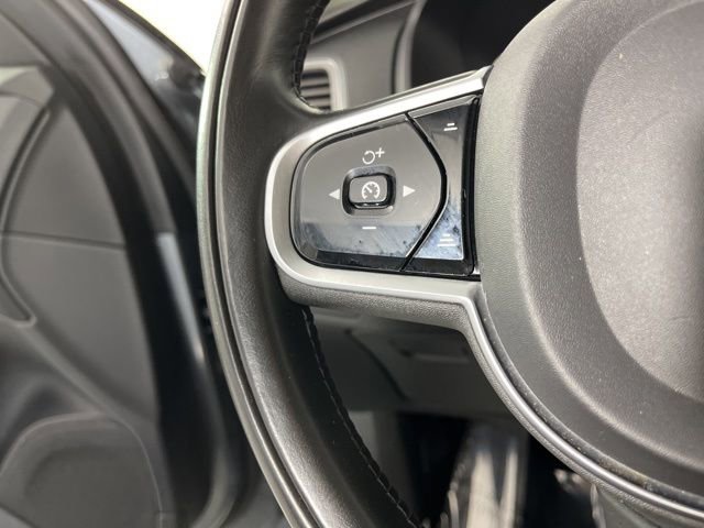 Used 2020 Volvo XC90 T6 Momentum image 22