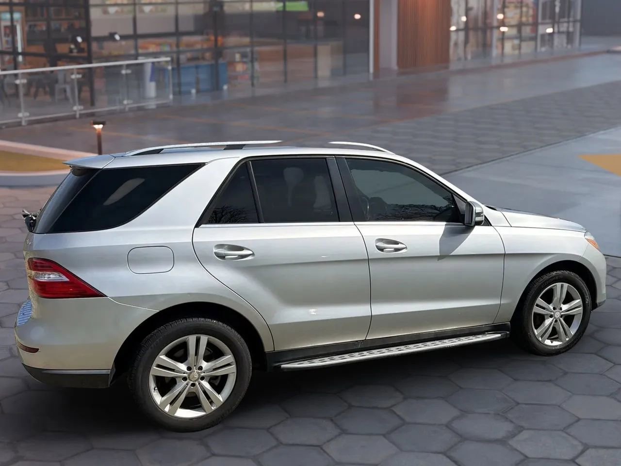 Used 2014 Mercedes-Benz ML 350 ML 350 4MATIC Sport Utility 4D w/ Premium 1 Package image 15