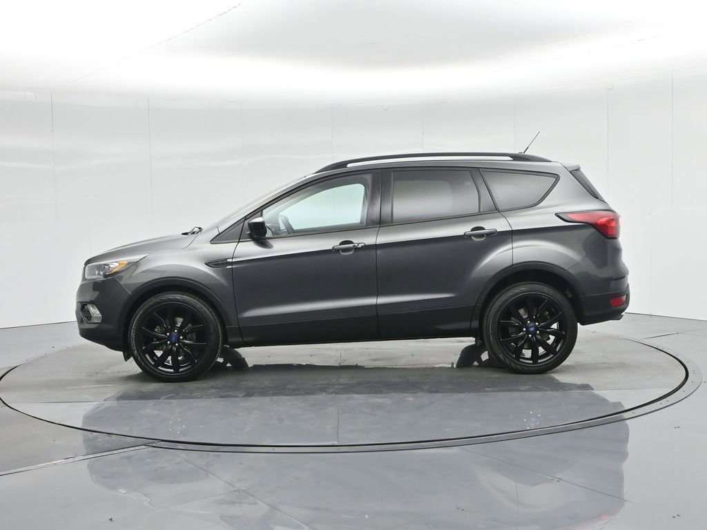 Used 2019 Ford Escape SE image 32