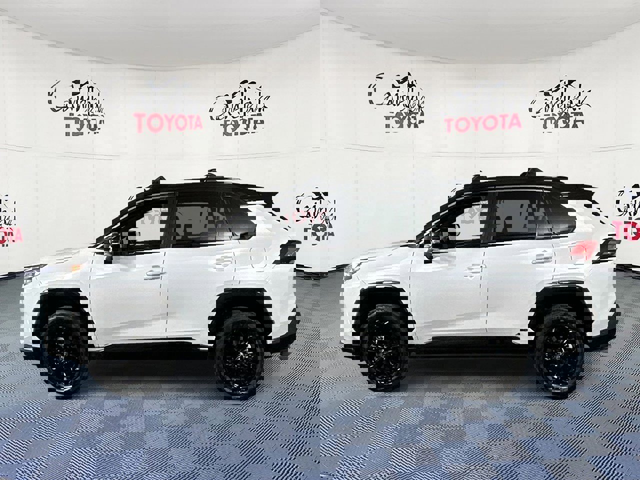 Used 2025 Toyota RAV4 XSE image 4
