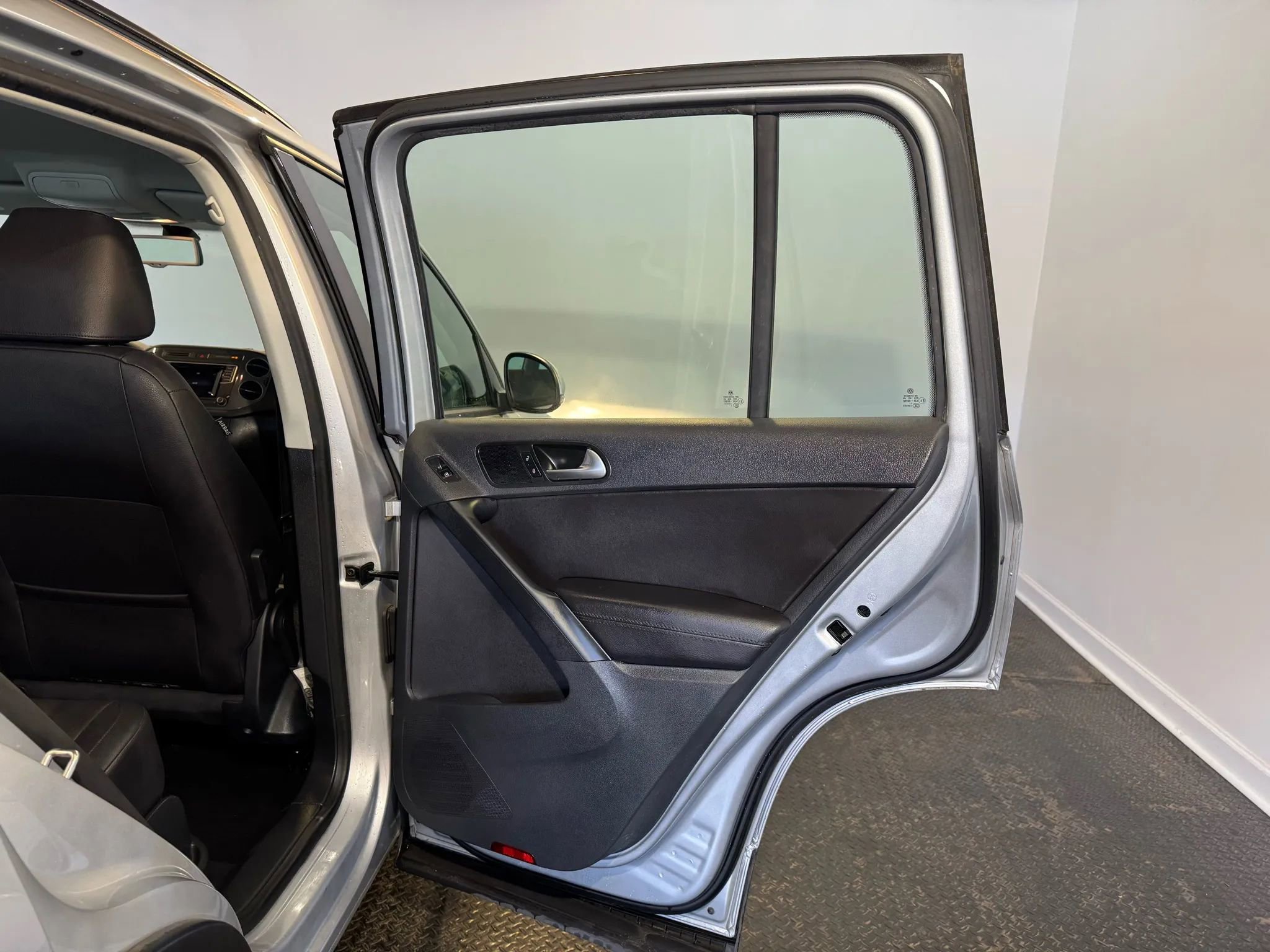 Used 2016 Volkswagen Tiguan S AWD/4WD image 27