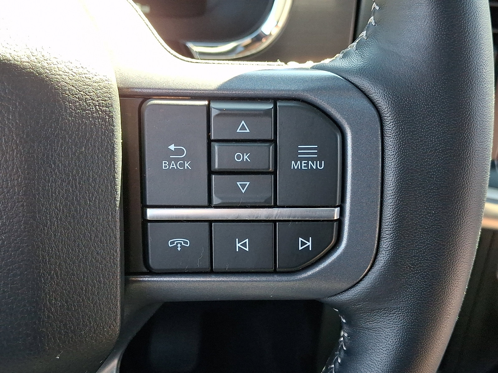 Certified 2023 Ford F150 Lariat w/ Equipment Group 502A High image 30