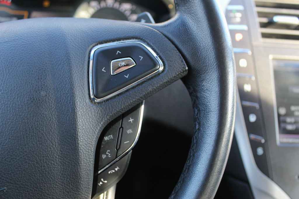 Used 2016 Lincoln MKZ AWD image 18