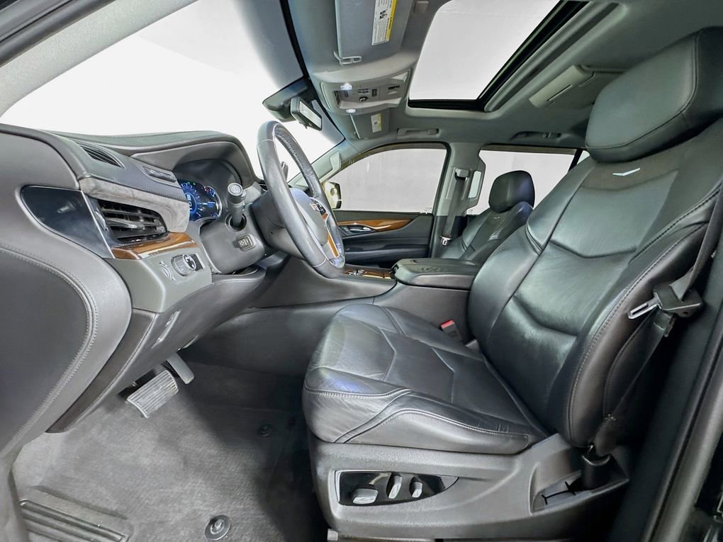 Used 2018 Cadillac Escalade Premium Luxury image 31
