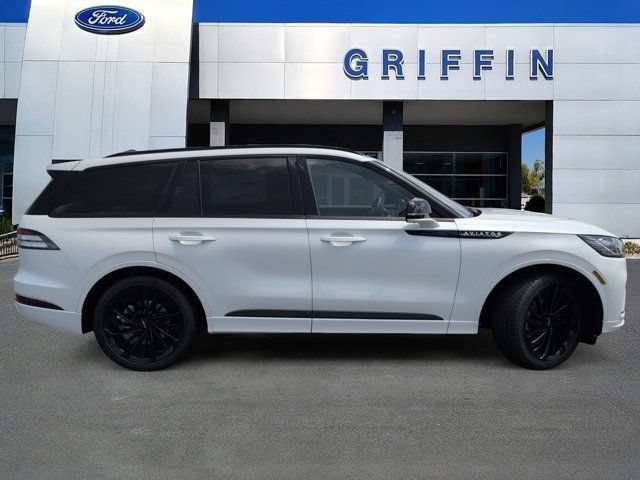 New 2026 Lincoln Aviator Reserve w/ Luxury Package RWD image 3