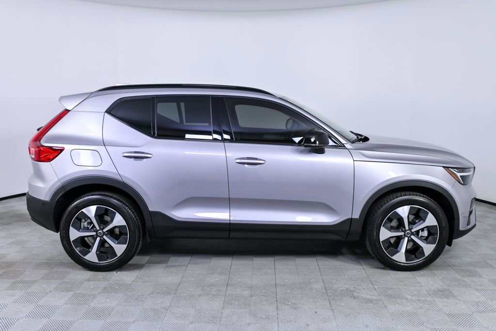 Used 2026 Volvo XC40 B4 Plus w/ Protection Package Premier image 28