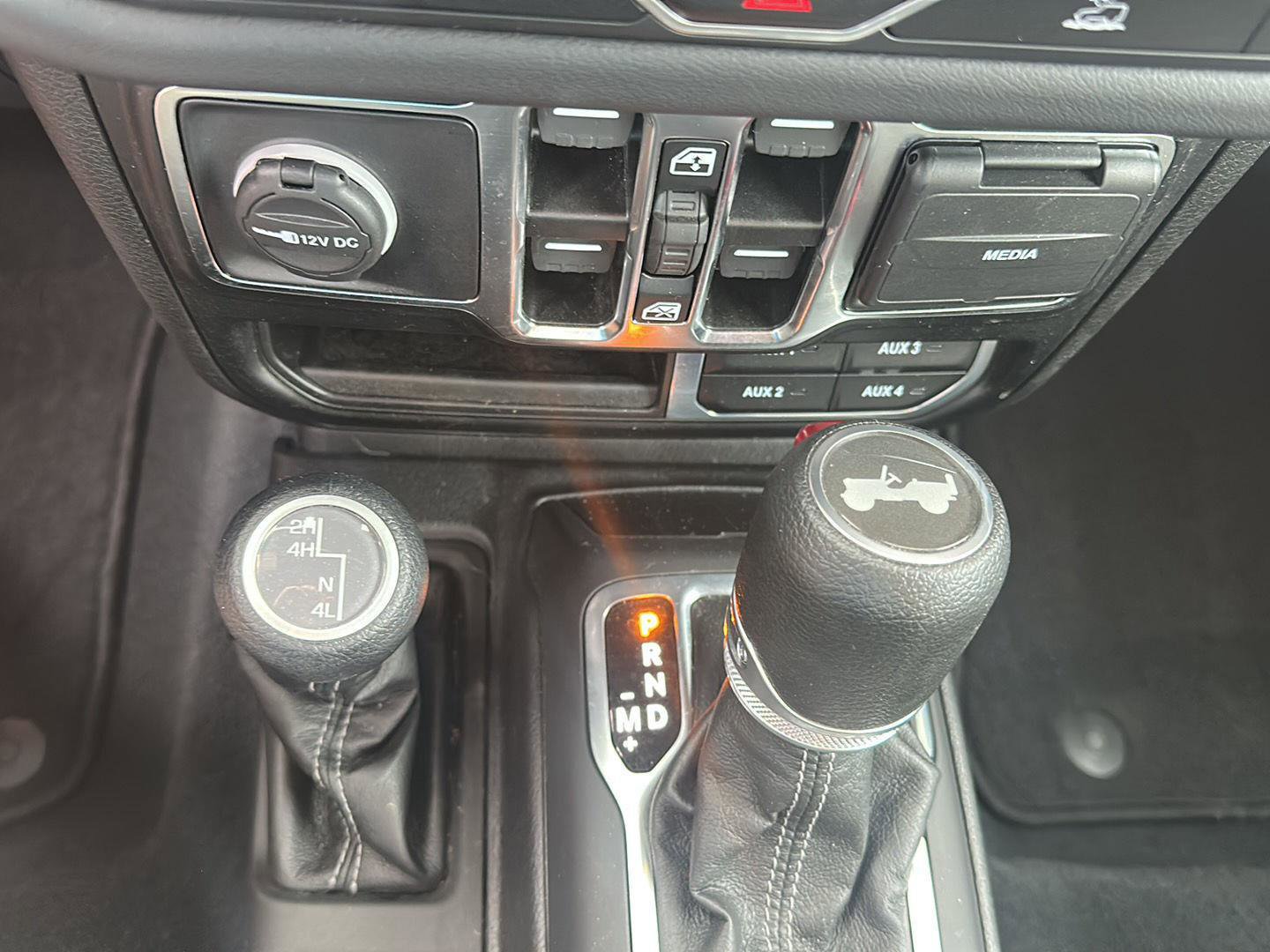 Used 2024 Jeep Wrangler Sahara image 18