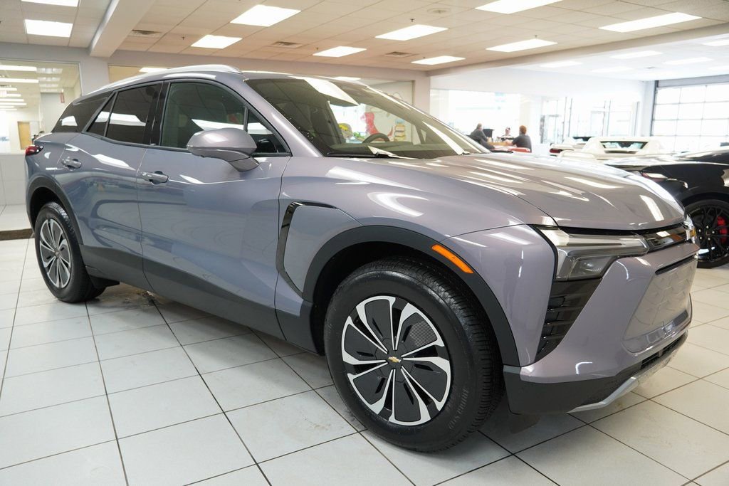 New 2025 Chevrolet Blazer EV LT AWD/4WD image 30