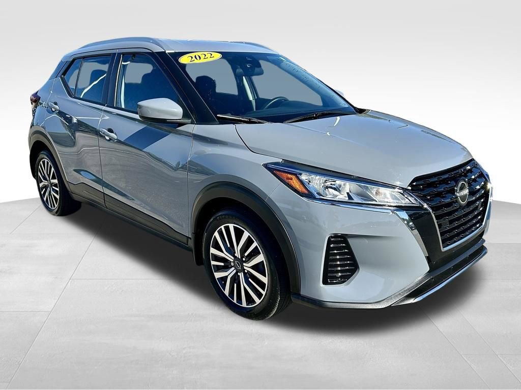 Used 2022 Nissan Kicks SV image 3