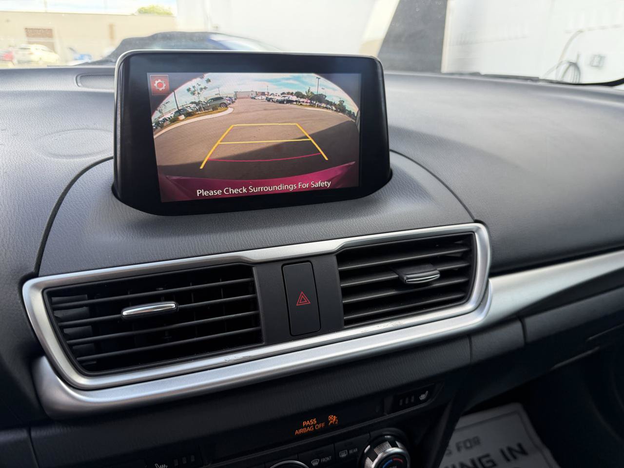 Used 2017 MAZDA MAZDA3 Touring FWD image 13