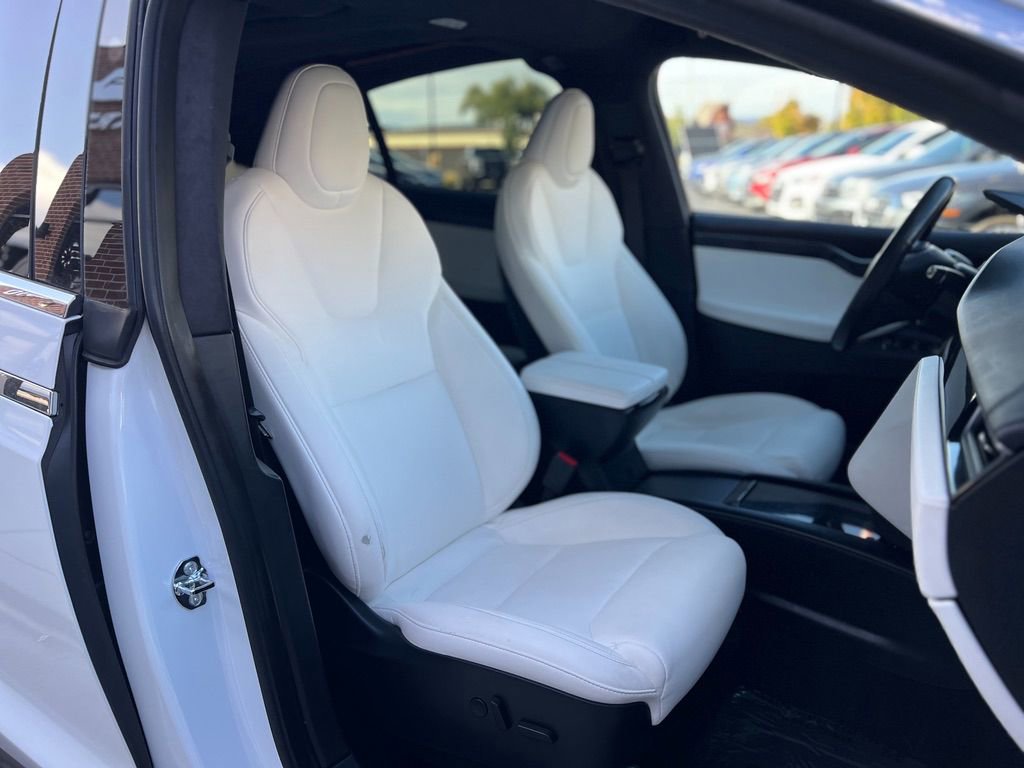 Used 2021 Tesla Model X Long Range image 22