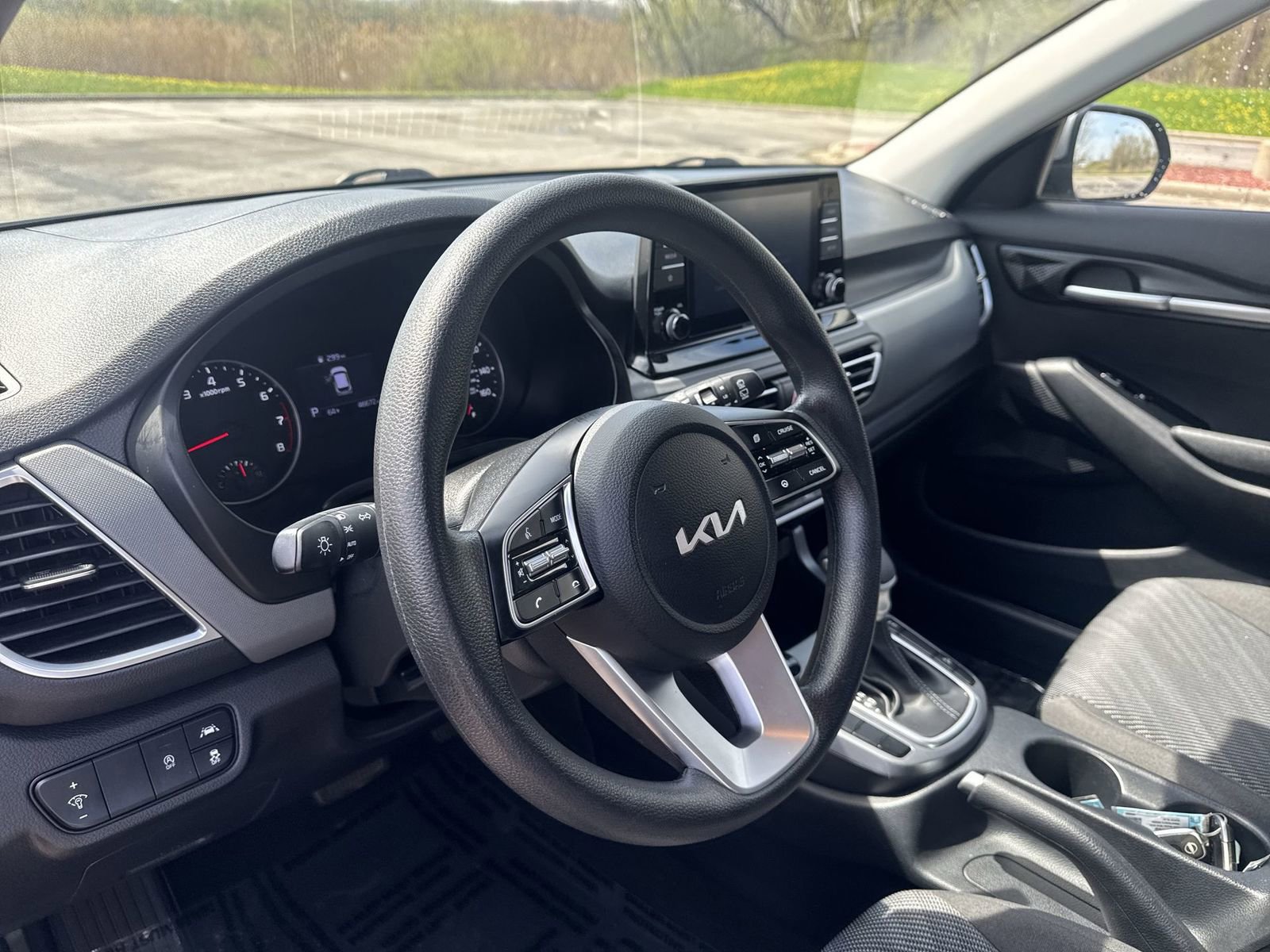 Used 2022 Kia Seltos LX image 20