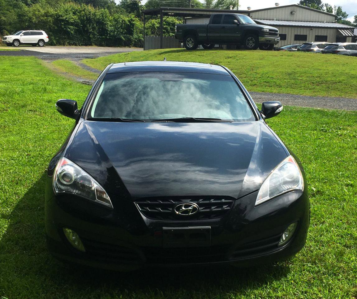 Used 2011 Hyundai Genesis 3.8 RWD image 5