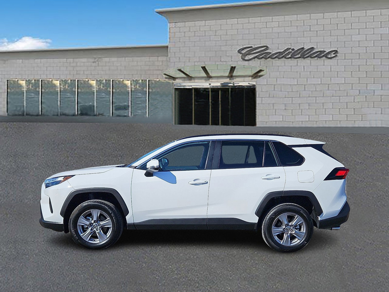 Used 2025 Toyota RAV4 XLE image 7
