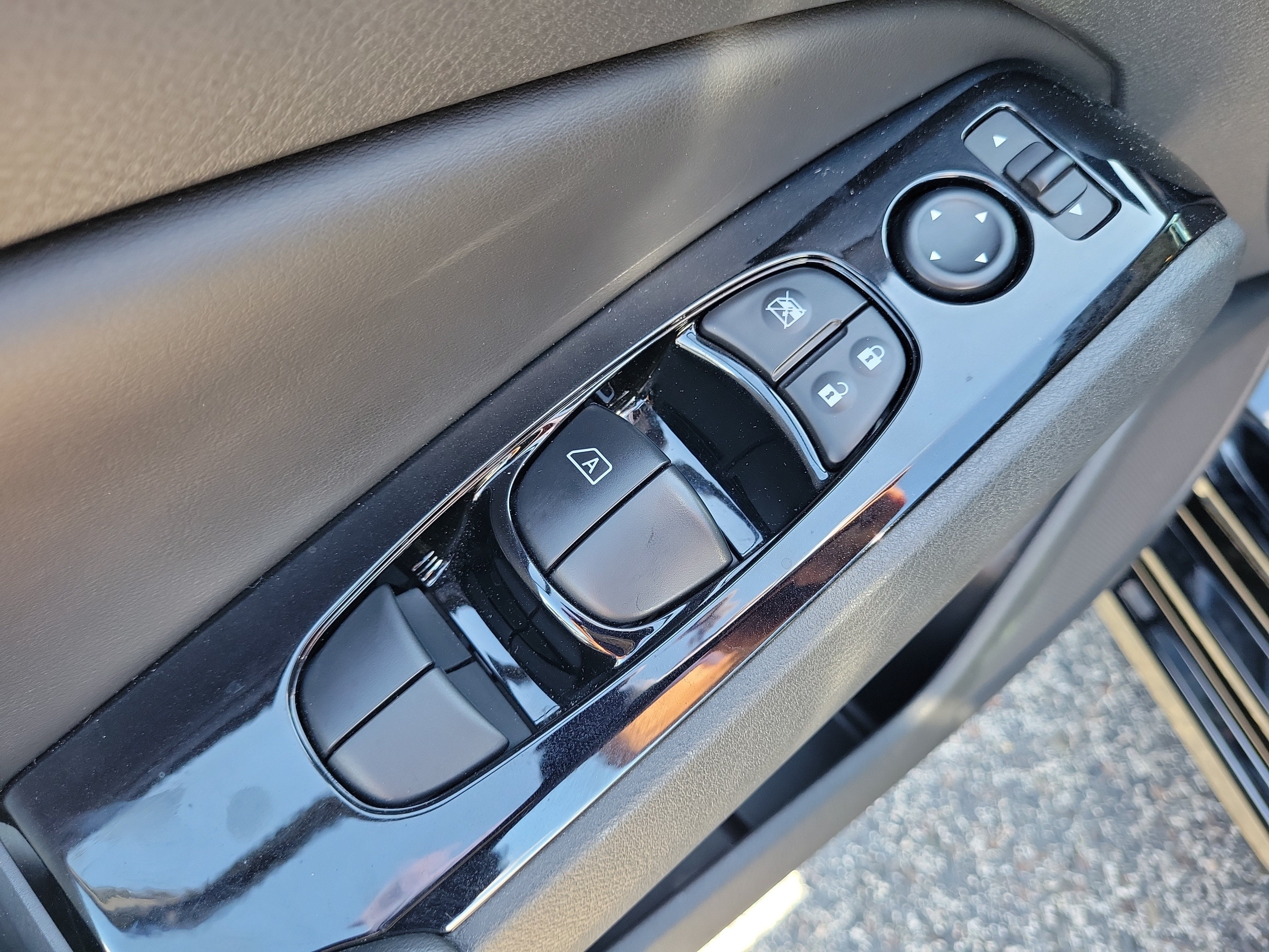 Certified 2024 Nissan Altima 2.0 SR FWD image 10