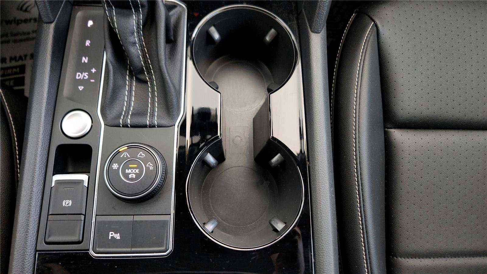 Used 2022 Volkswagen Atlas SE AWD/4WD image 35