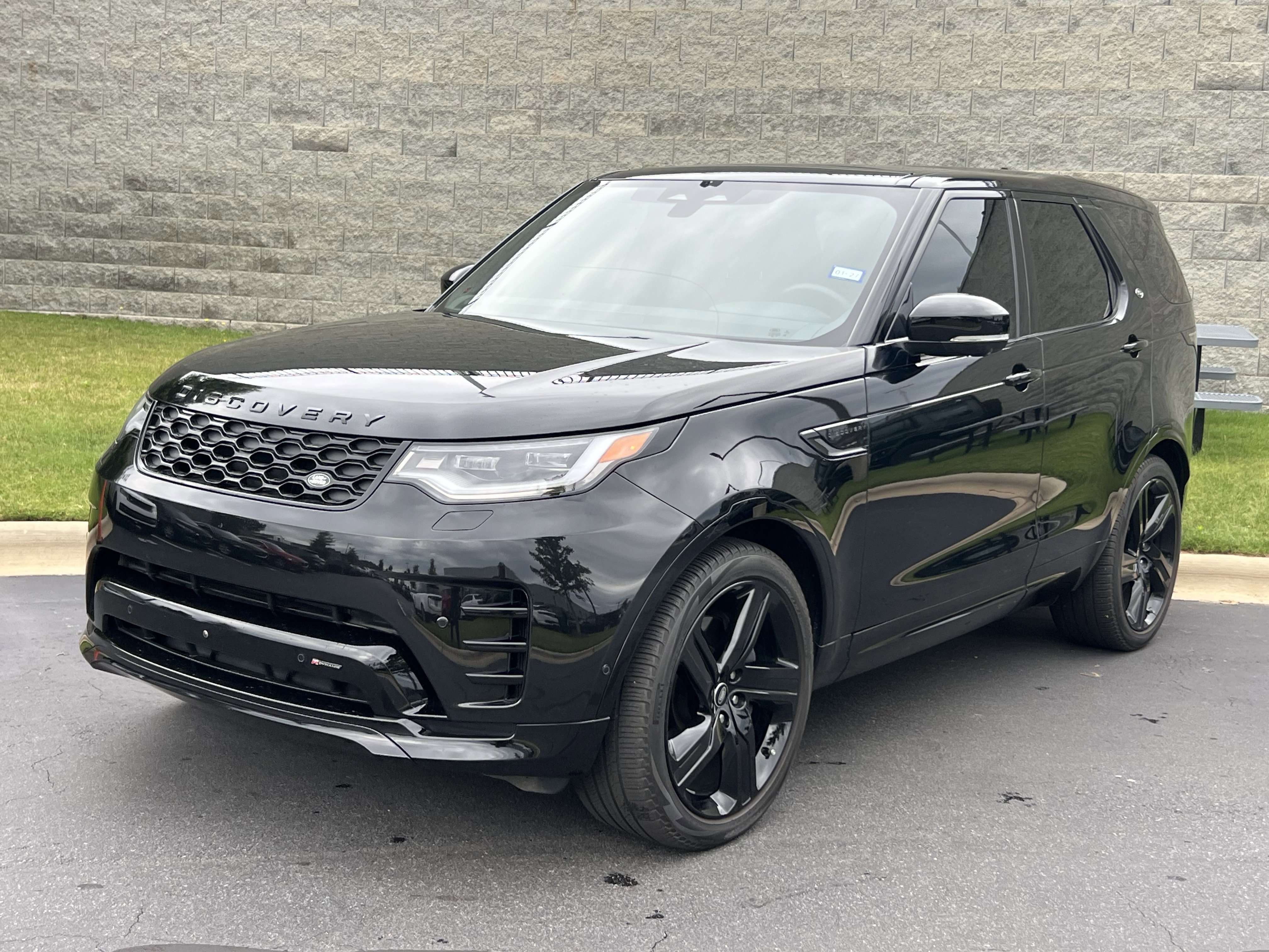 Certified 2023 Land Rover Discovery HSE R-Dynamic AWD/4WD video 1