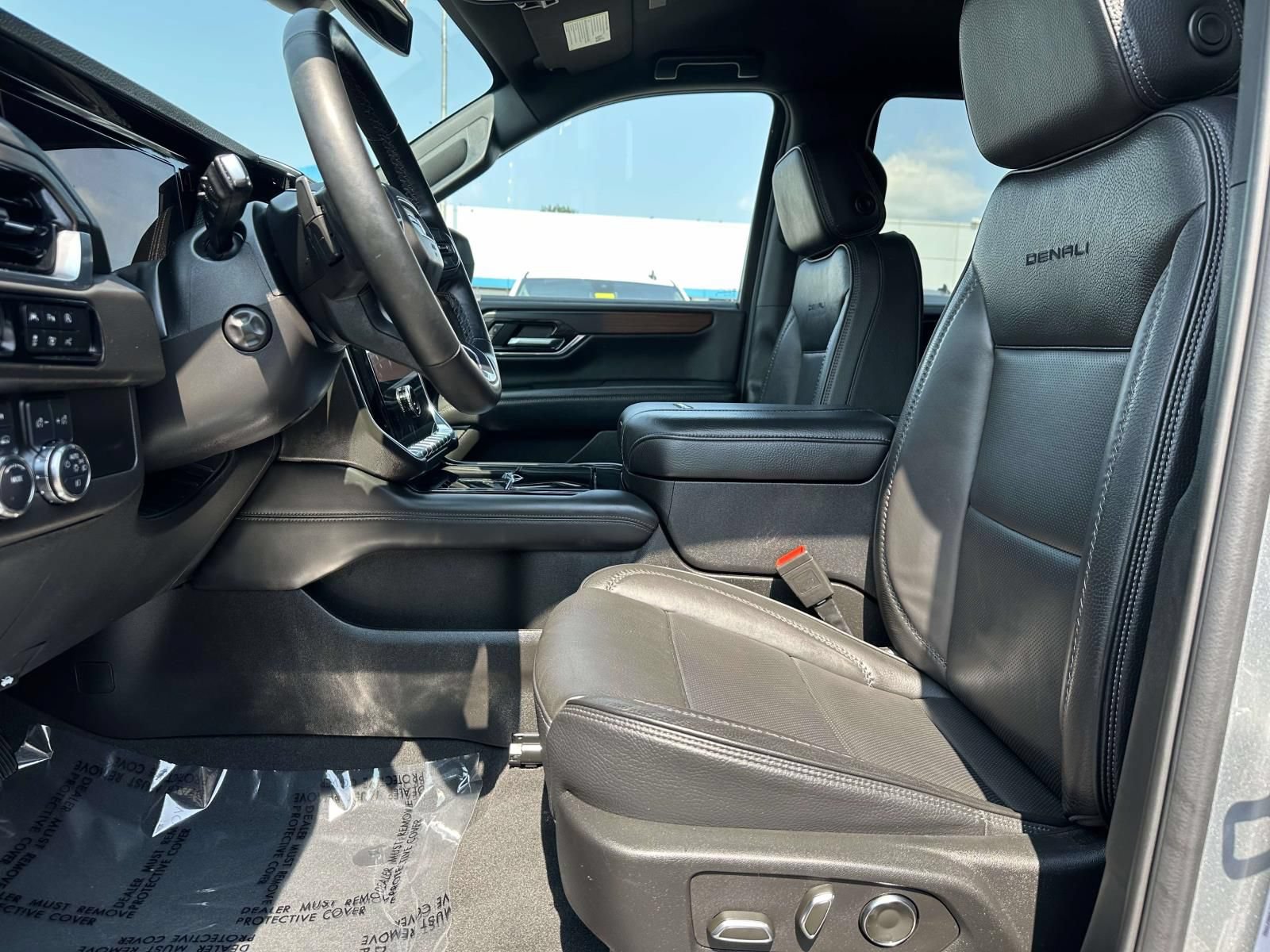 Certified 2025 GMC Yukon Denali AWD/4WD image 22