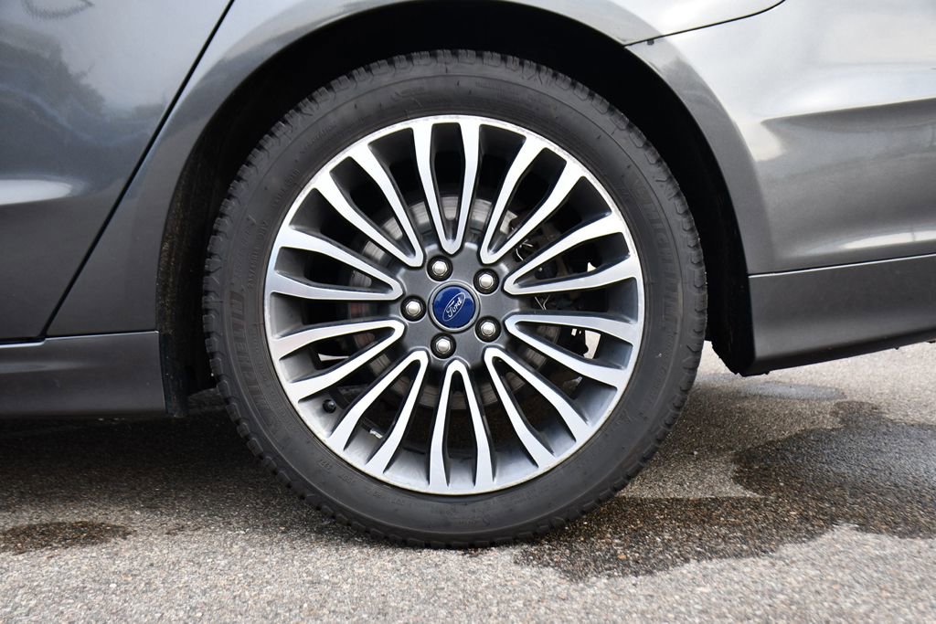 Used 2018 Ford Fusion Titanium FWD image 28