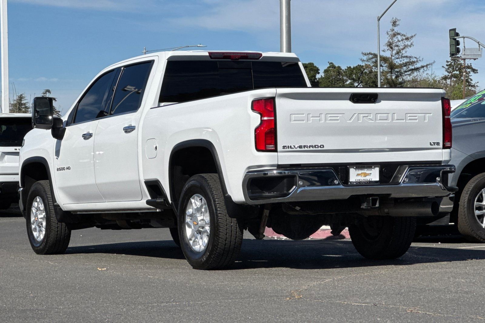 Used 2025 Chevrolet Silverado 2500 LTZ w/ LTZ Premium Package image 7