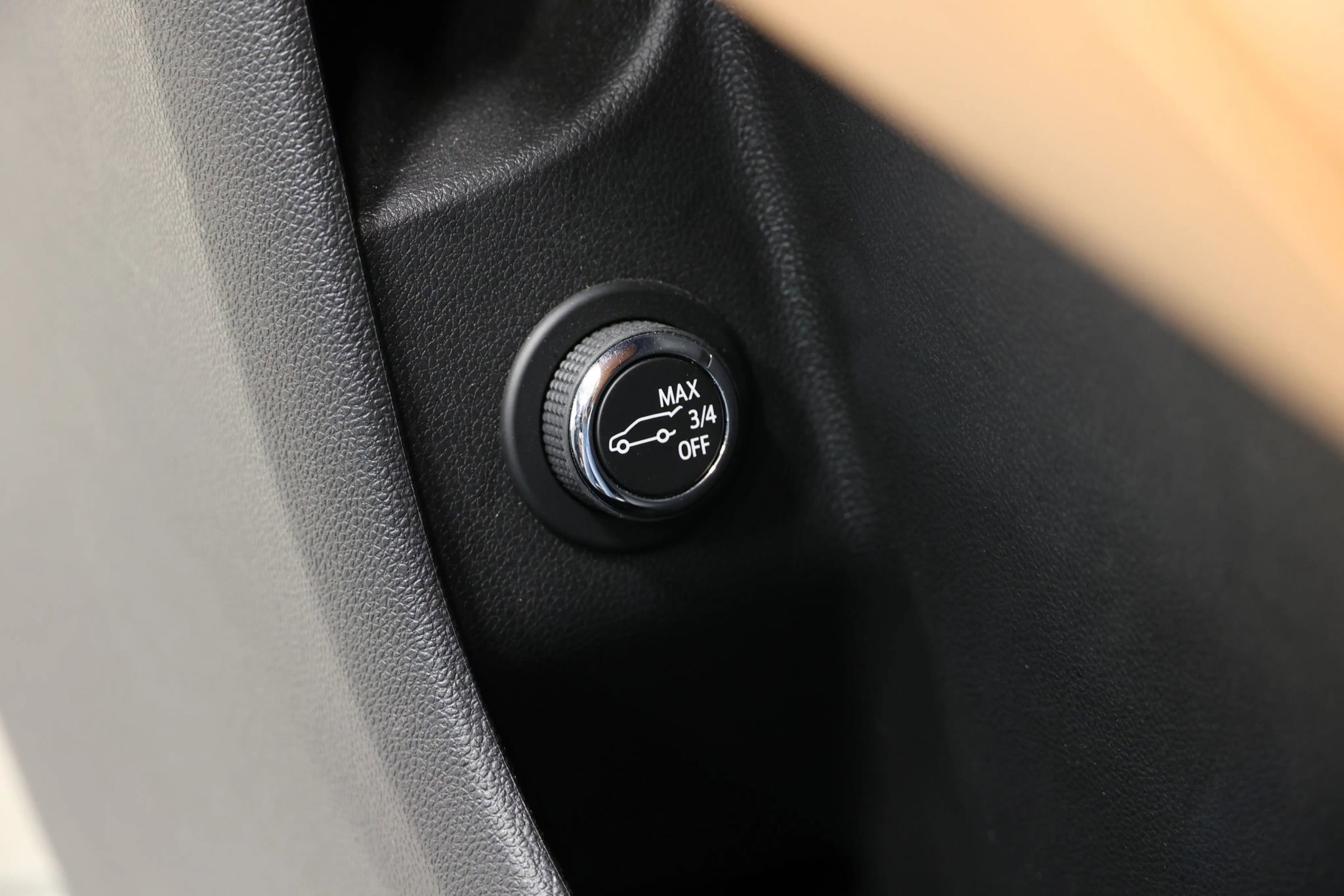 Used 2024 Cadillac XT4 Premium Luxury image 11