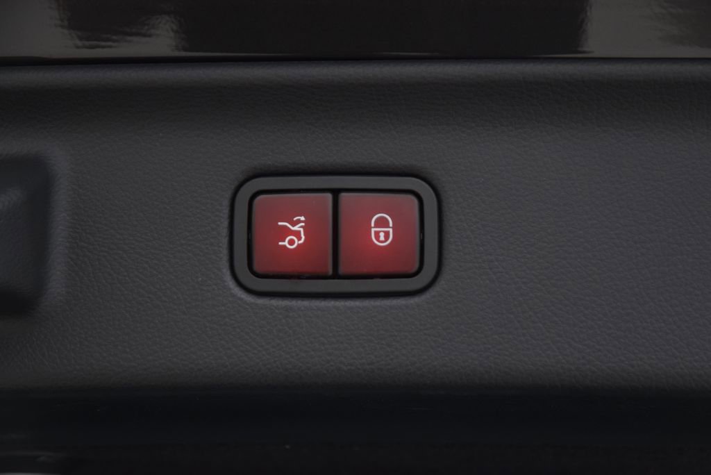 Certified 2023 Mercedes-Benz S 500 4MATIC image 31