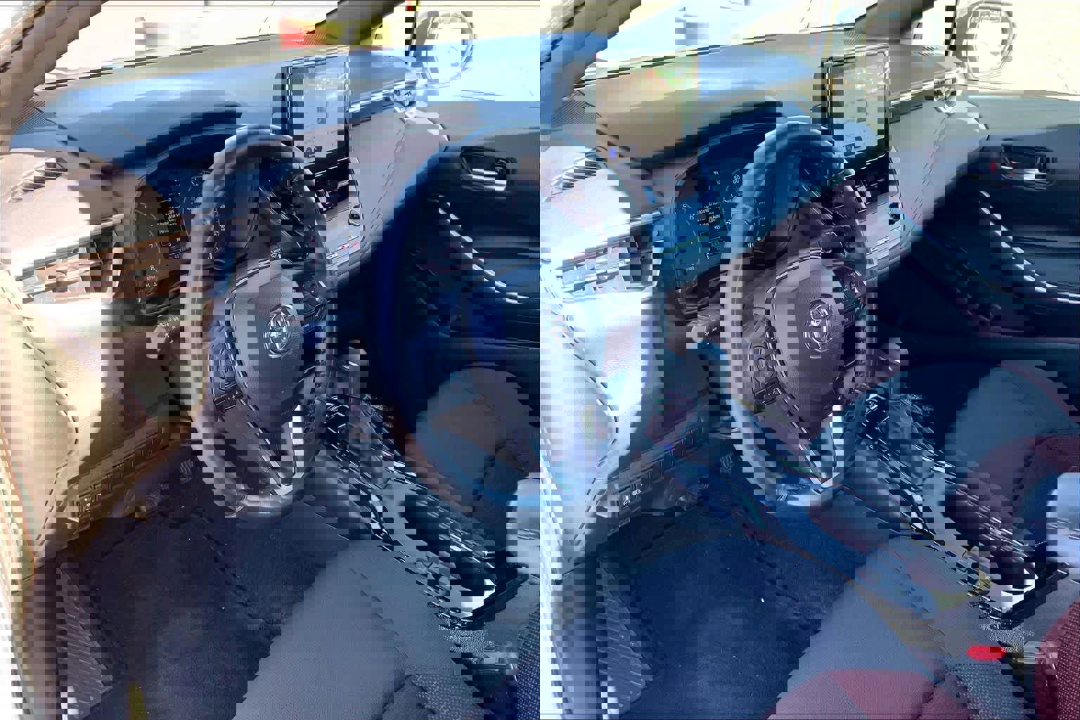 Used 2023 Toyota Corolla SE image 18