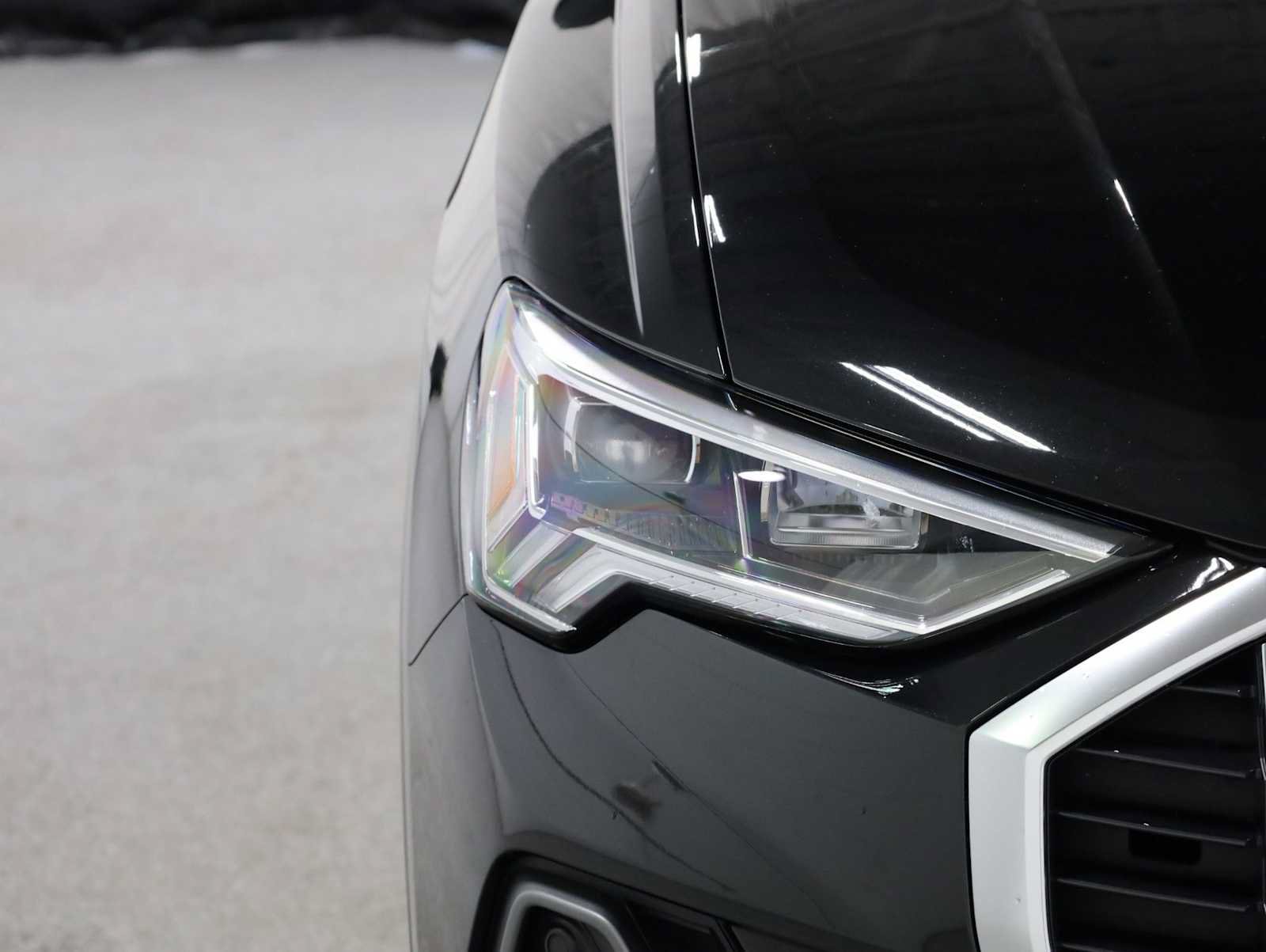 Certified 2025 Audi Q3 2.0T Premium w/ Convenience Package AWD/4WD image 15