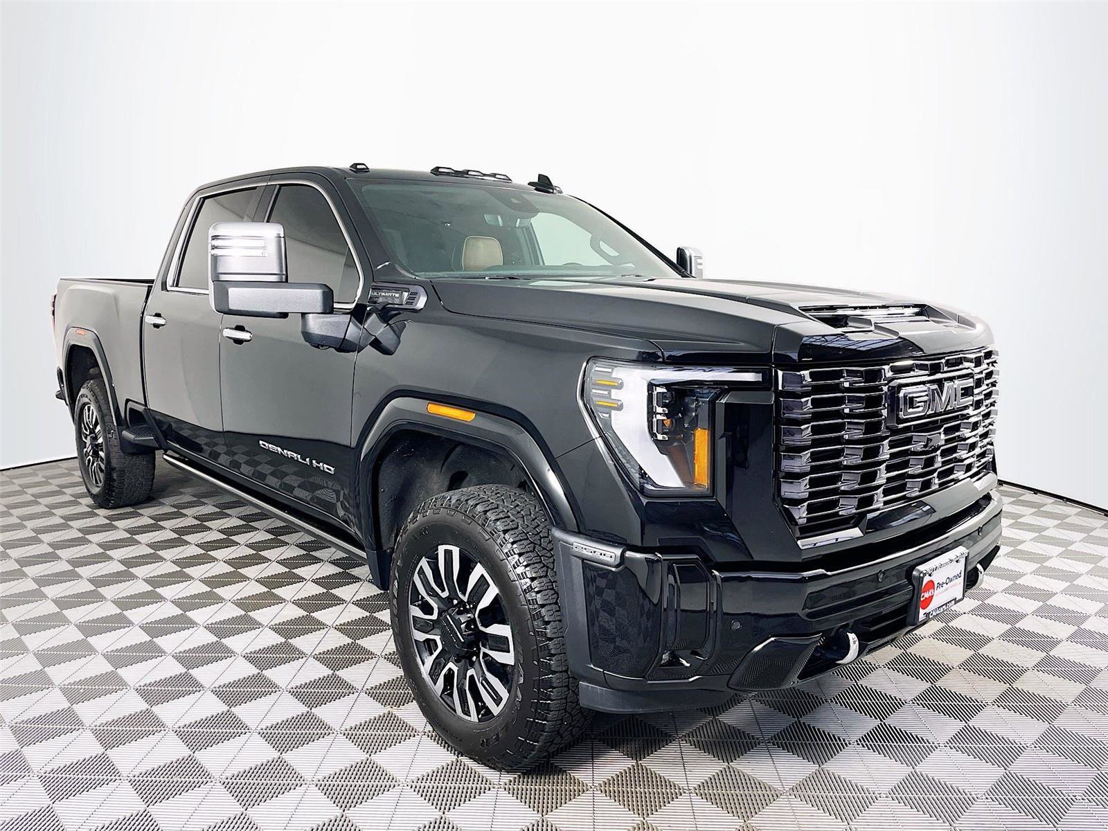 Used 2026 GMC Sierra 2500 Denali Ultimate AWD/4WD image 1
