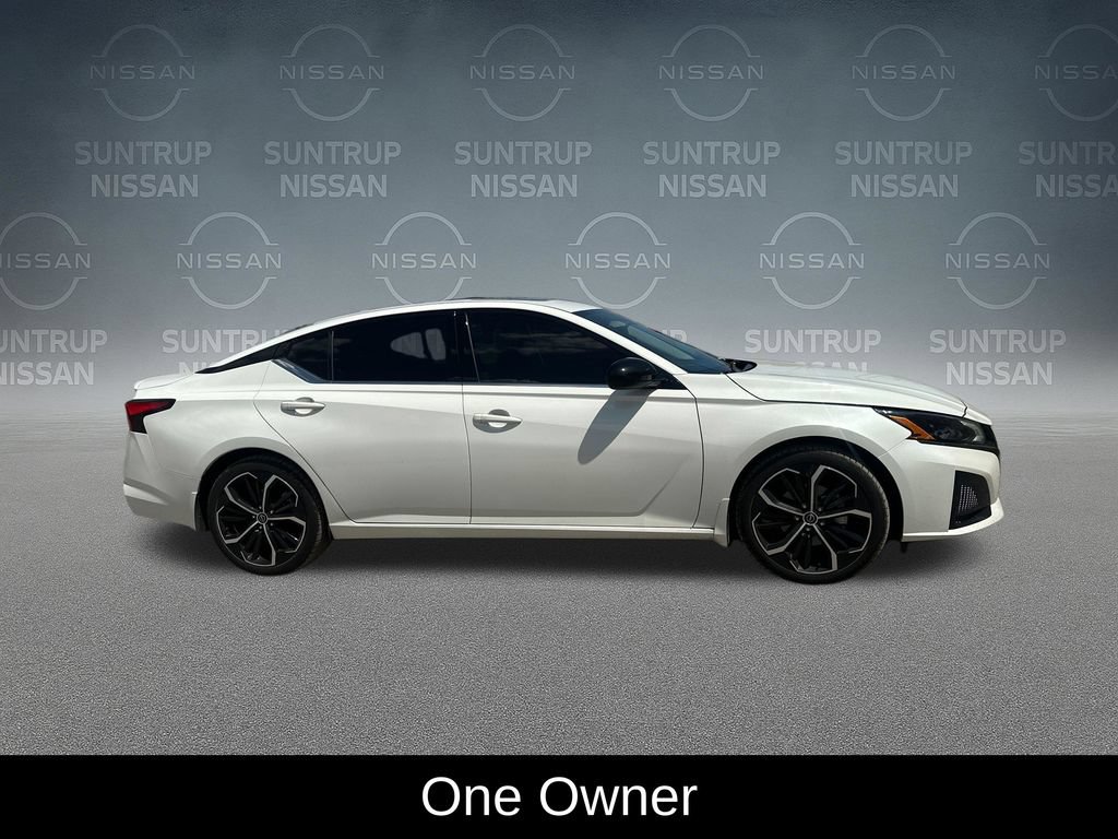 Used 2023 Nissan Altima 2.5 SR w/ SR Premium Package FWD image 8