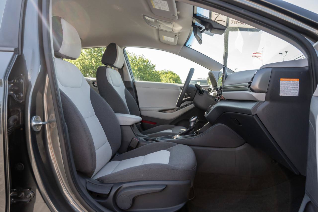 Used 2020 Hyundai Ioniq Blue FWD image 28