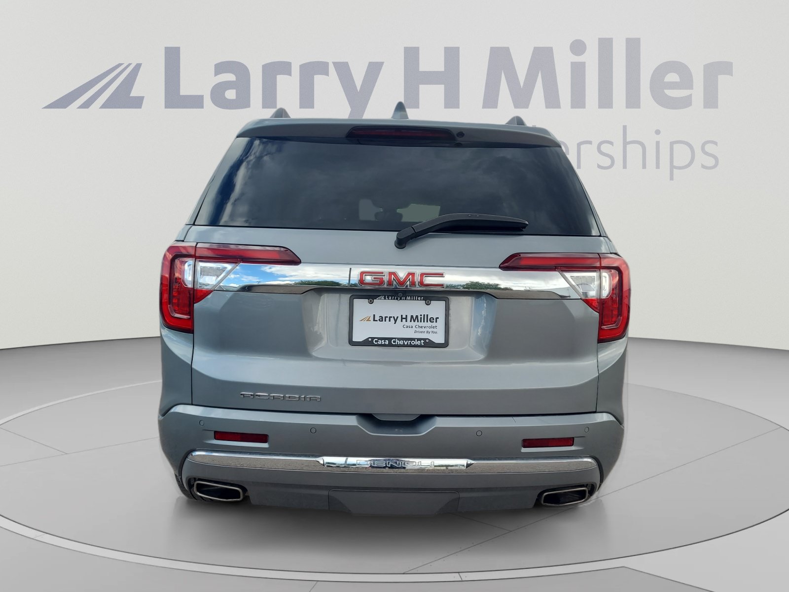 Used 2023 GMC Acadia Denali FWD image 4