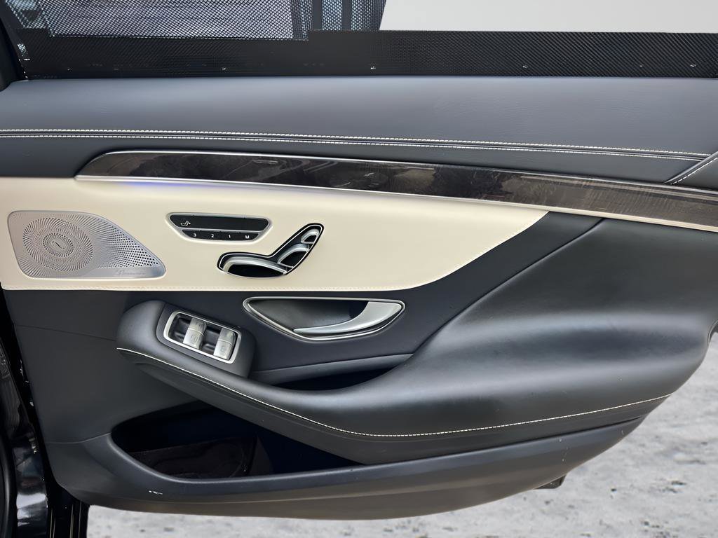 Used 2018 Mercedes-Benz S 560 Sedan image 32