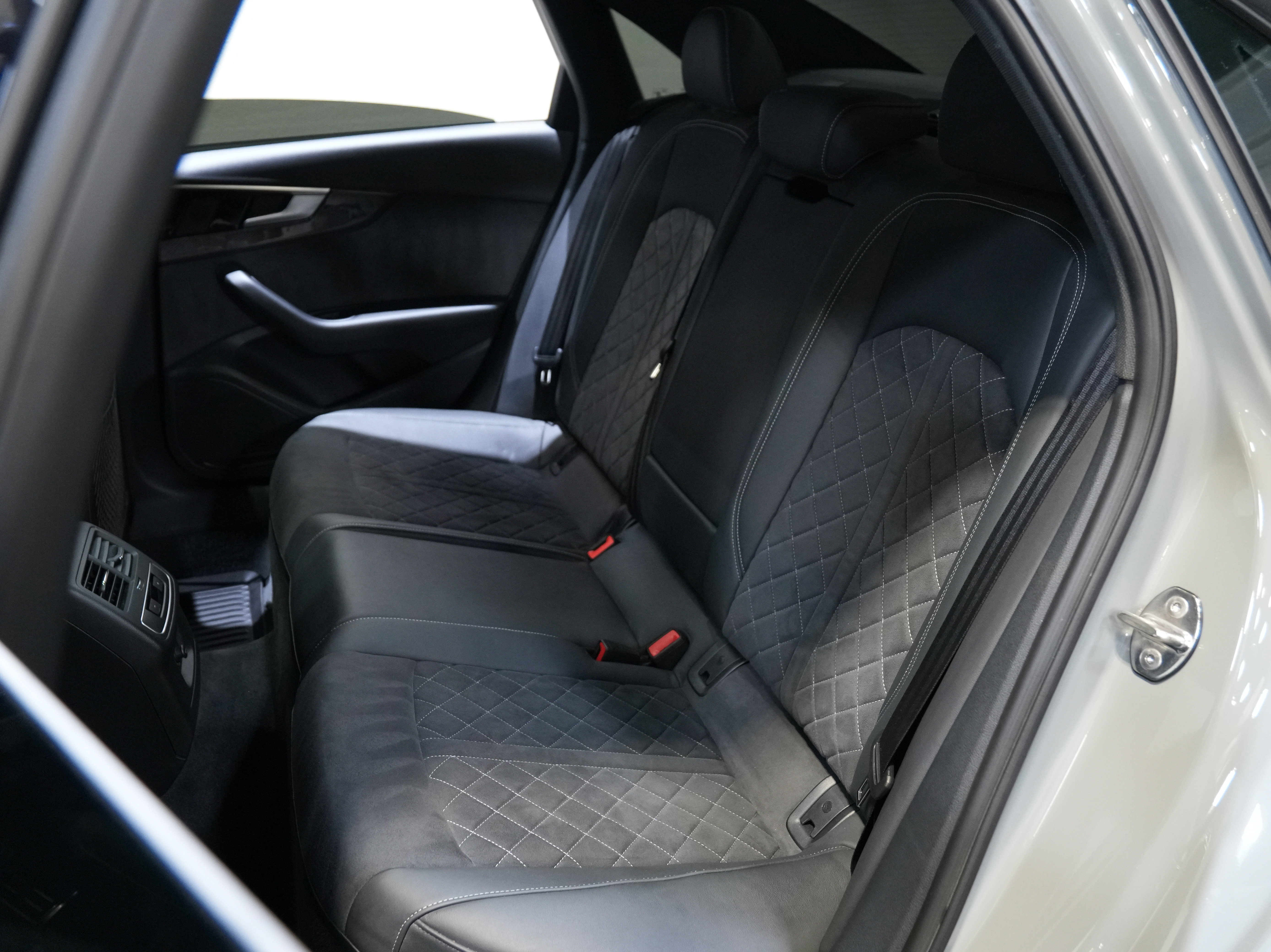 Used 2022 Audi S4 Premium image 36